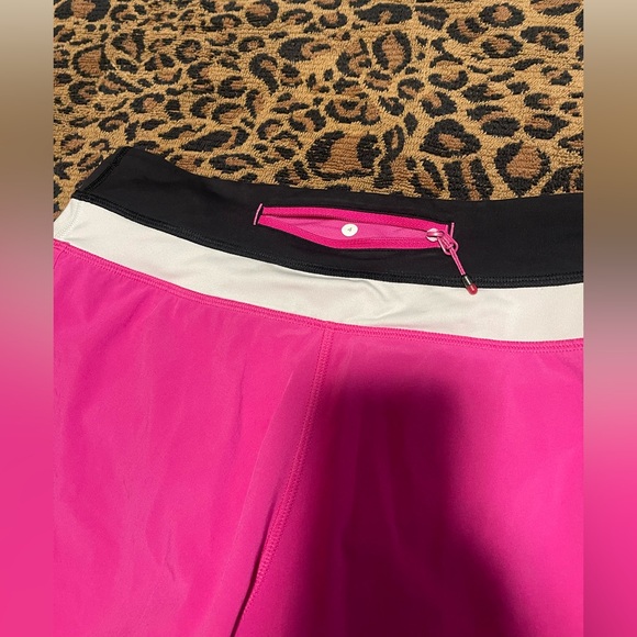 lululemon speed up shorts size 4 - Picture 2 of 3
